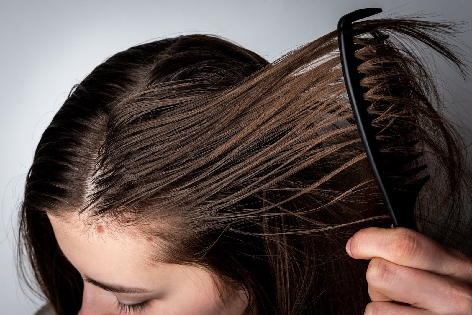 Top Tips to Tame Your Oily Hair and Scalp